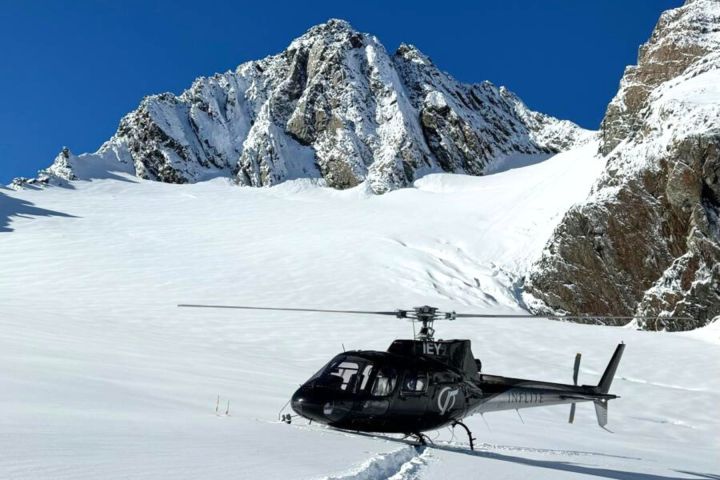 inflite franz helicopter on the glacier